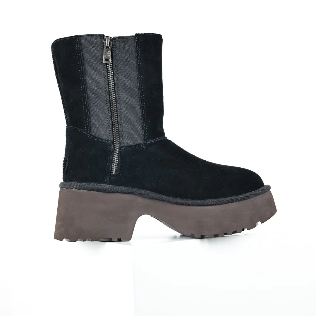 Pick up locally 💰700 Core recommended good price It is a very suitable choice for home furnishings. In the new year, uug launched a series of styles, which are partial to the preferences of young consumers and have also moved to the forefront of fashion trends. Shoe body material: water-repellent coated suede upper, 17 mm UGGPURE™ implantable wool insole, lightweight non-slip and comfortable rubber outsole, with brand LOGO and trademark, with full packaging Size: 35 36 37 38 39 40